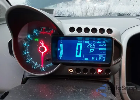 2015 Chevrolet Sonic Lt Auto z USA, uszkodzony, nr VIN 1G1JC6SGXF4205781